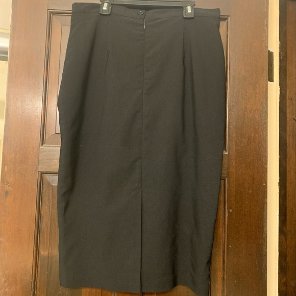 Tatyana black pencil skirt size XL, excellent condition. - Picture 2 of 3